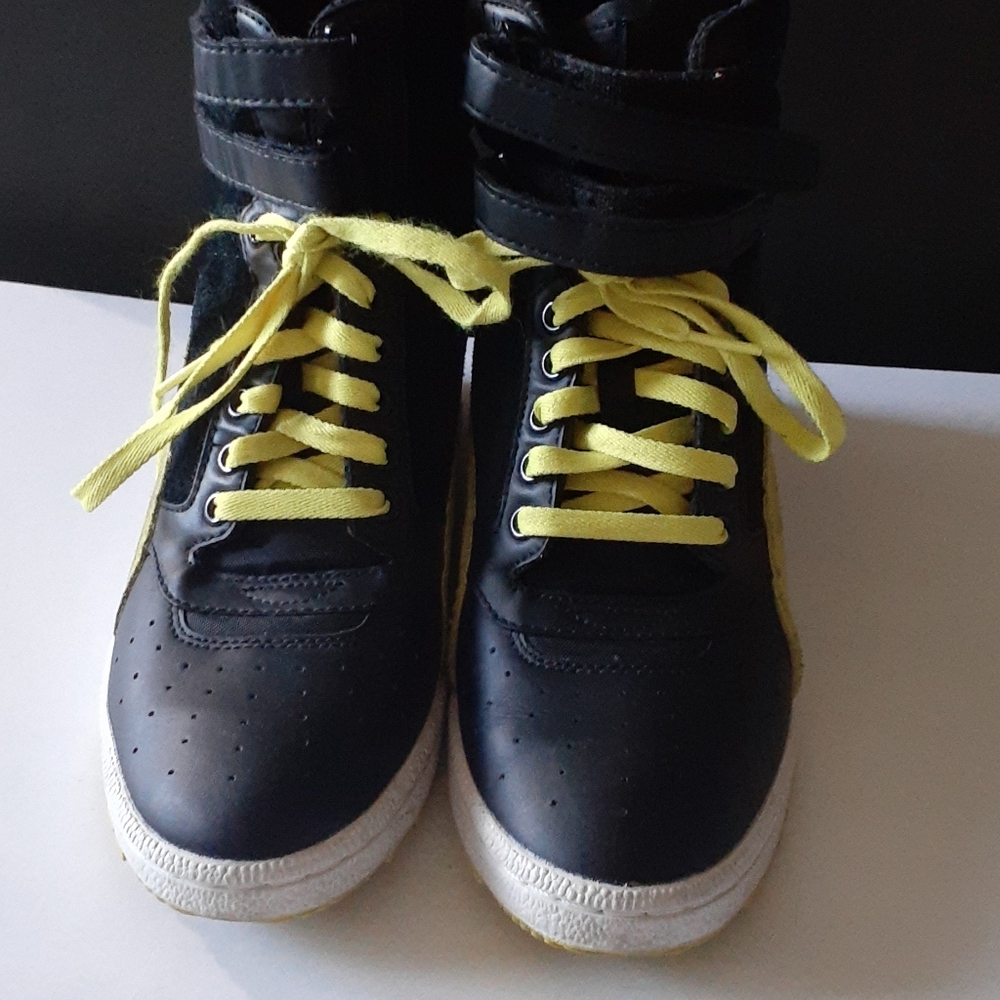 Puma High Heal Sneaker.